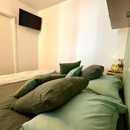 T2 In The Heart Of The Poincare District Appartement *